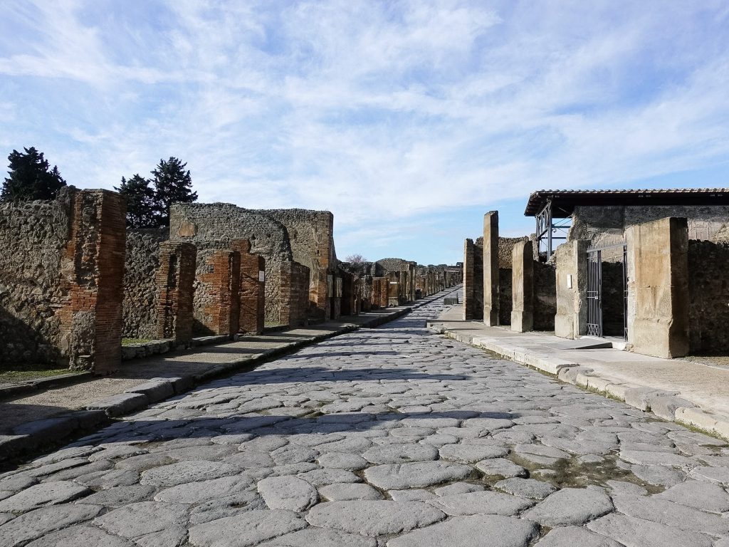 cobble stone streets of the city of Pompeii